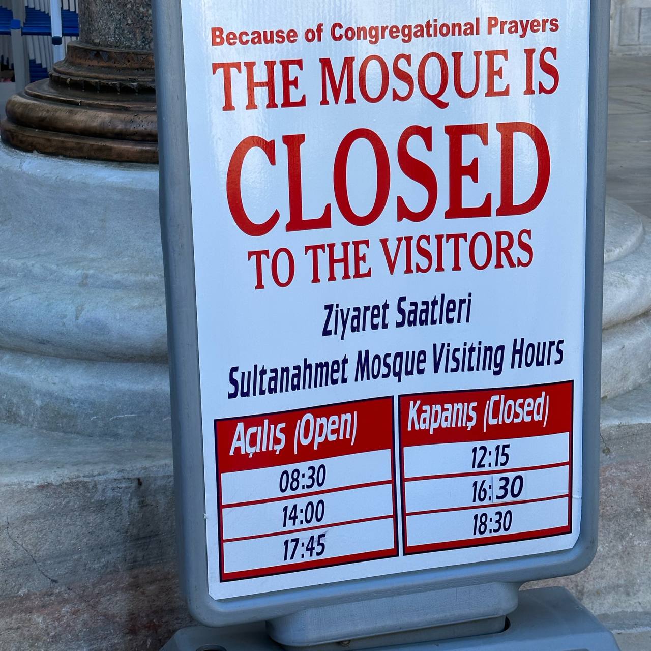 Vestimenta y horario para mezquitas